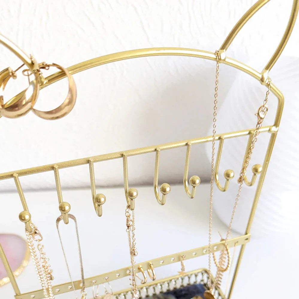 Présentoir bijoux chat gros plan