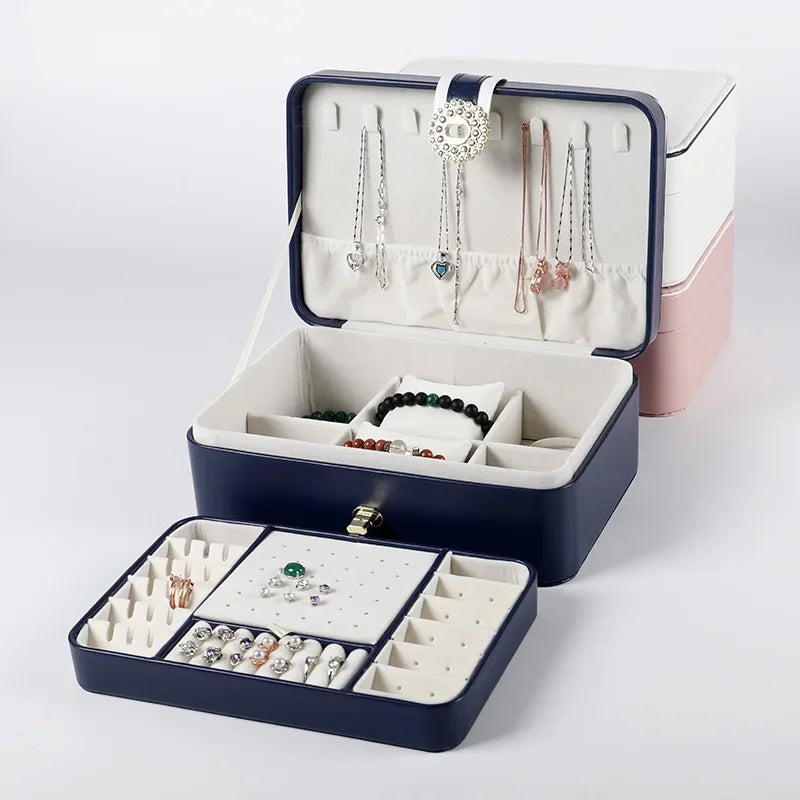 boite à bijoux cuir bleu ouvert